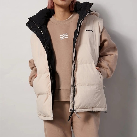 OVERSIZED REVERSIBLE PUFFER VEST - Picture 2 of 6